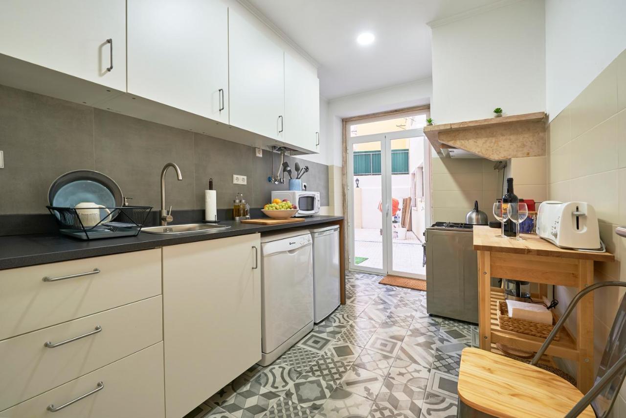 Belem Light Filled Apt With Patio, By Timecooler Lisbon Exterior photo