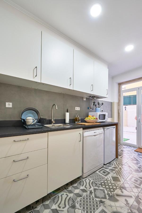 Belem Light Filled Apt With Patio, By Timecooler Lisbon Exterior photo