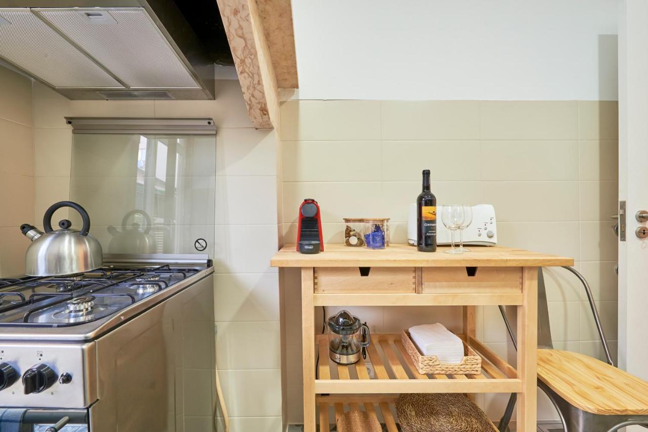 Belem Light Filled Apt With Patio, By Timecooler Lisbon Exterior photo
